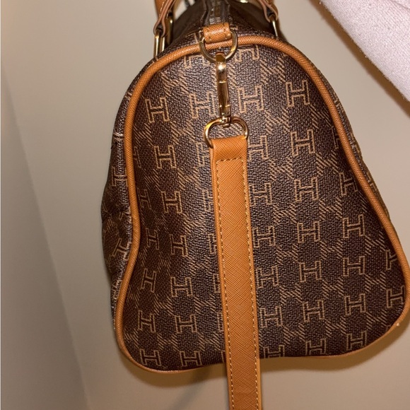 Halston  Handbag - Picture 2 of 2